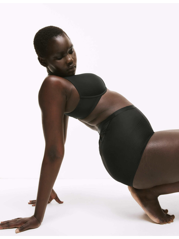 Marks & Spencer Jako učvršćujuće bezšavne gaćice visokog struka Body Define™ Marks & Spencer crne