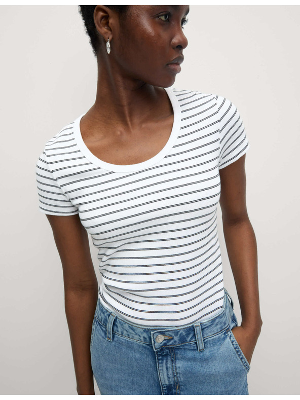 Marks & Spencer Prugasta majica s ovalnim izrezom, s visokim udjelom pamuka Marks & Spencer bijela