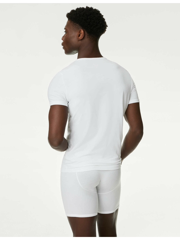 Marks & Spencer Set od tri muške osnovne majice kratkih rukava u bijeloj boji s Cool & Fresh™ tehnologijom Marks & Spencer