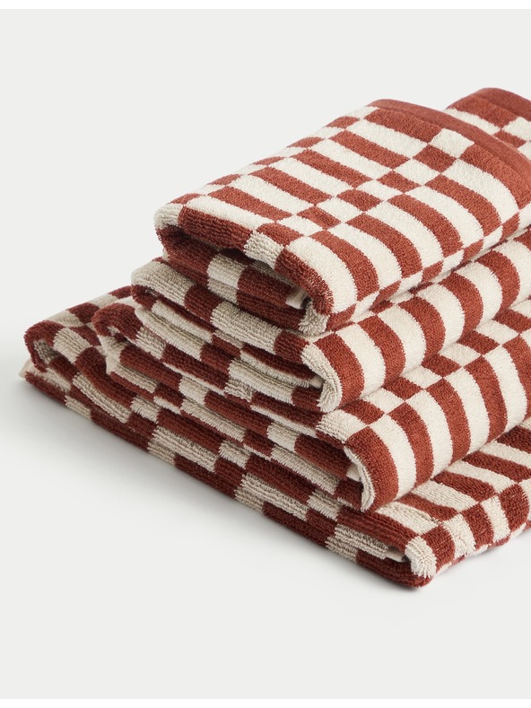 Marks & Spencer Ručnik od čiste pamučne tkanine s geometrijskim motivom kocaka Marks & Spencer siva