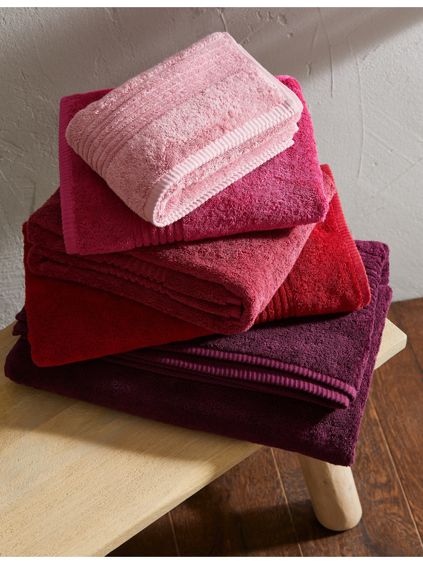 Marks & Spencer Luksuzni ručnik od egipatske pamuke Marks & Spencer crvena