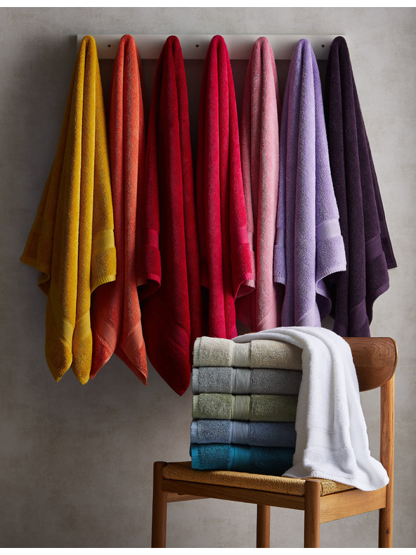 Marks & Spencer Extra meki antibakterijski ručnik od čiste pamučne tkanine Marks & Spencer ljubičasta