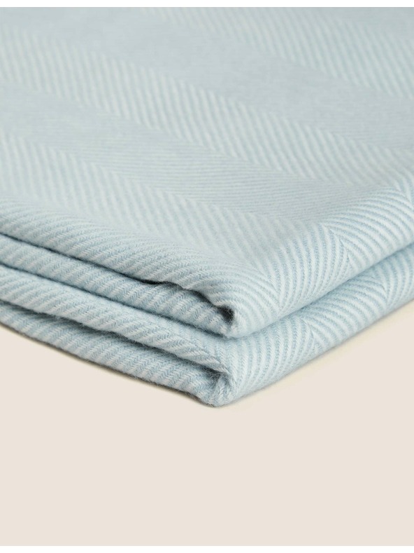 Marks & Spencer Prekrivač s uzorkom riblje kosti Marks & Spencer plava