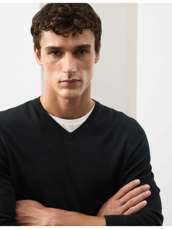 Marks & Spencer V-izrez džemper od čiste izuzetno fine merino vune Marks & Spencer crna