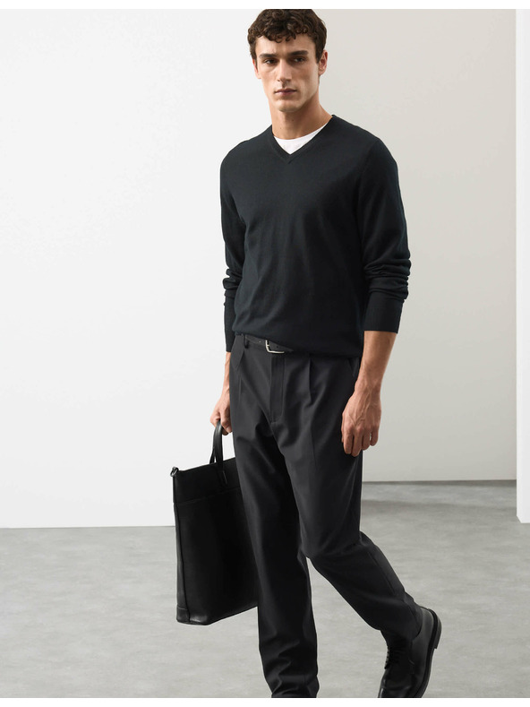 Marks & Spencer V-izrez džemper od čiste izuzetno fine merino vune Marks & Spencer crna