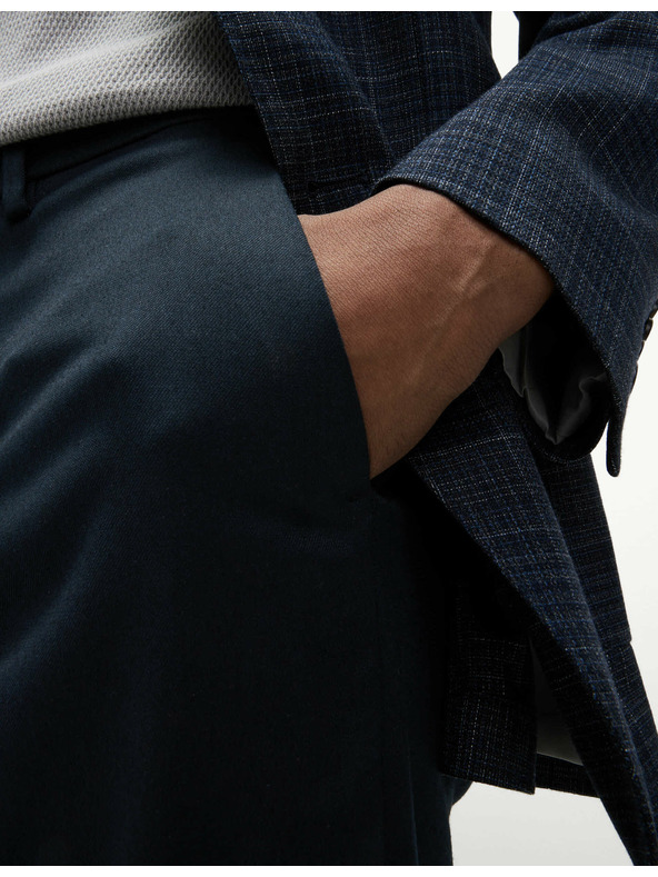 Marks & Spencer Hlače normalnog kroja s Smart Stretch tehnologijom Marks & Spencer mornarsko plava