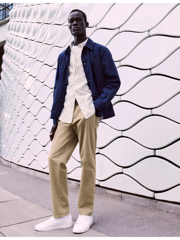 Marks & Spencer Rastezljive chino hlačice normalnog kroja Marks & Spencer bež