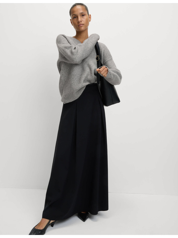 Marks & Spencer Rebrasti pulover s V-izrezom od meke prednje Marks & Spencer siva