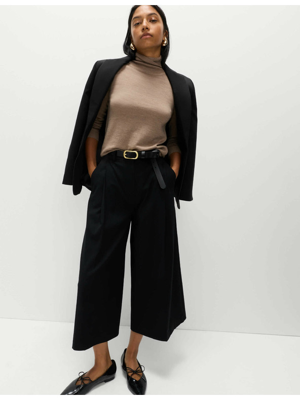 Marks & Spencer Tkana nabrana hlačasta suknja s širokim nogavicama Marks & Spencer crna