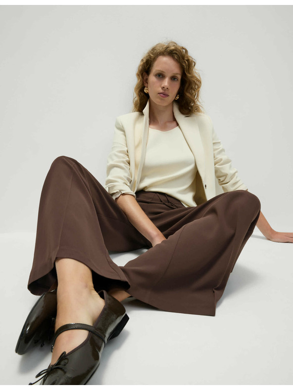 Marks & Spencer Krep hlače s širokim nogavicama i elastičnim pojasom Marks & Spencer smeđa