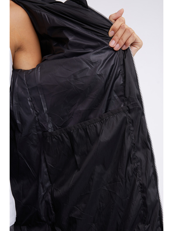 Sam 73 Crni ženski zimski prošiveni kaput SAM 73 Hedvika