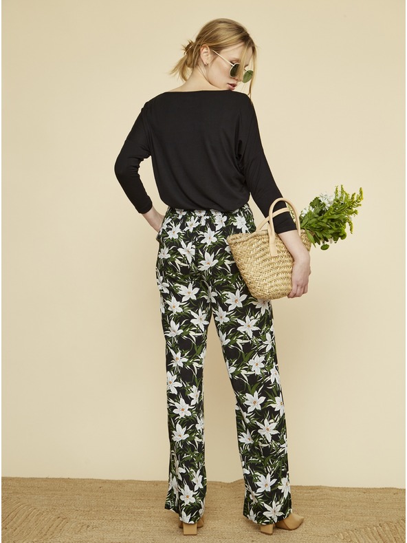 ZOOT.lab Zeleno-crne ženske hlače na cvjetić ZOOT.lab Ena