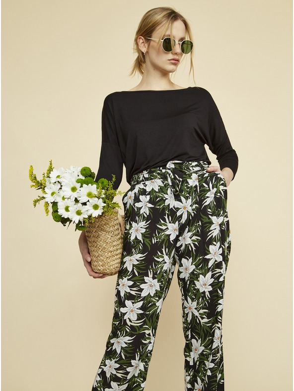 ZOOT.lab Zeleno-crne ženske hlače na cvjetić ZOOT.lab Ena