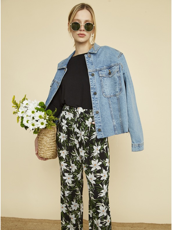 ZOOT.lab Zeleno-crne ženske hlače na cvjetić ZOOT.lab Ena