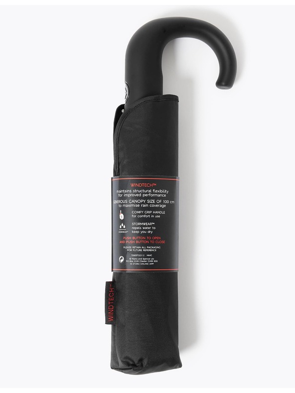 Marks & Spencer Marks & Spencer Windtech™ kišobran od crnog recikliranog poliestera sa zakrivljenom ručkom