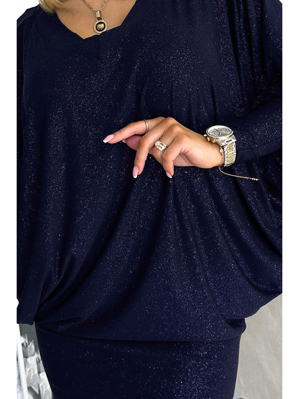 numoco Šišmiš haljina s izrezom - tamno plava sa šljokicama