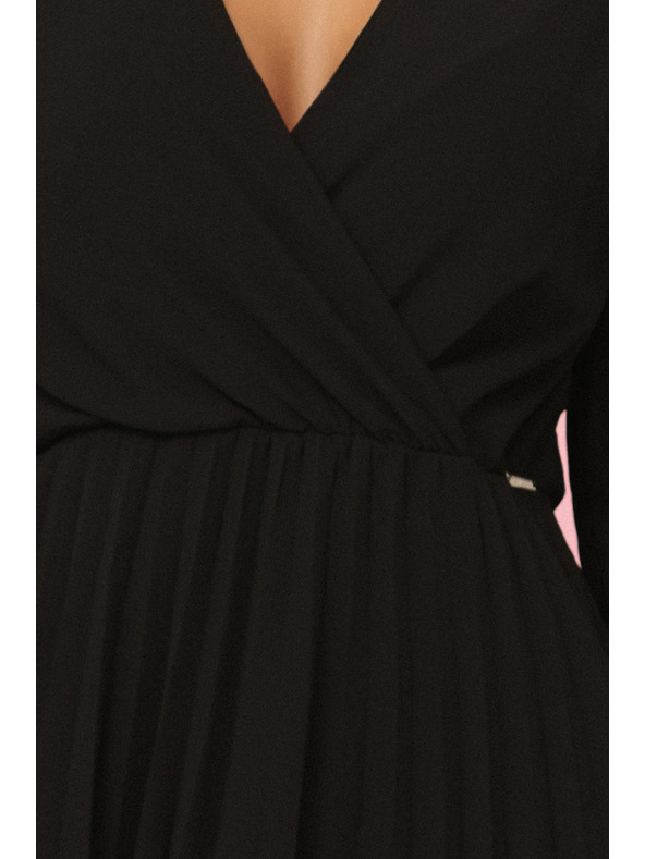 numoco ISABELLE Poljske naborane haljine s dugim rukavima i dekolteom - crne