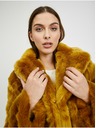 Orsay Ženski kaput boje senfa od umjetnog krzna ORSAY