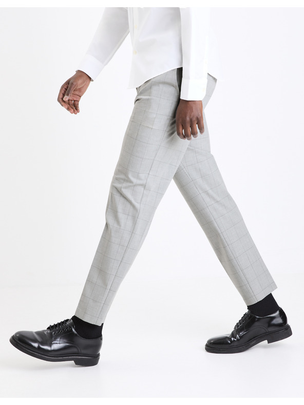 Celio Svijetlo sive muške chino hlače na kockice Celio Gocarreau