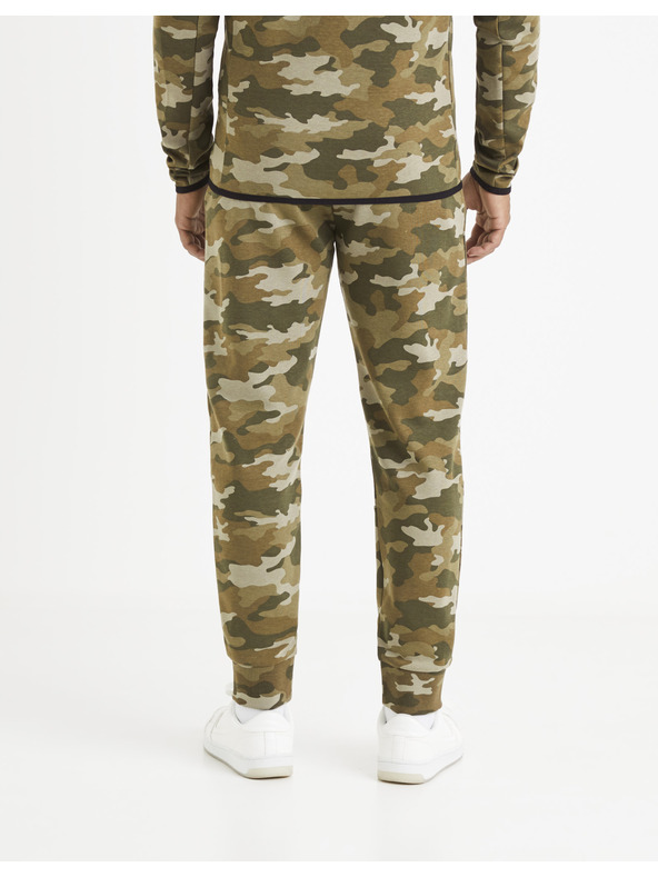 Celio Celio Vojogyoke trenirka s kaki uzorkom