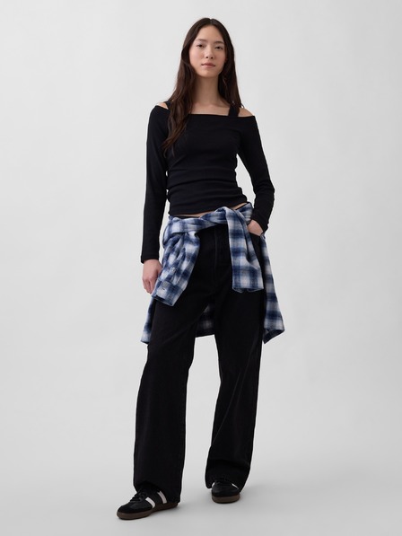 GAP Top s golim ramenima GAP