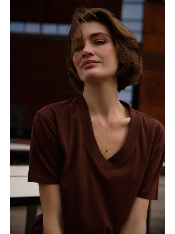 Moodo Smeđi top s V-izrezom Moodo