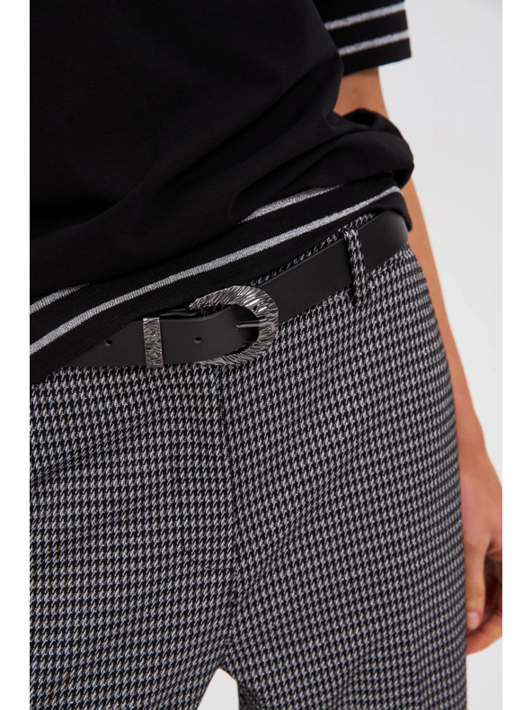 Moodo Kaiš sa kopčom u srebrnoj boji Moodo