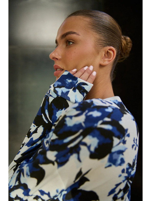 Moodo Cvjetna dukserica s V-izrezom bijela Moodo