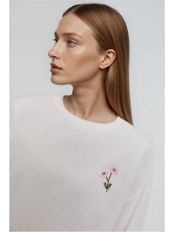 Moodo Bluza s izvezenim cvjetom bijela Moodo