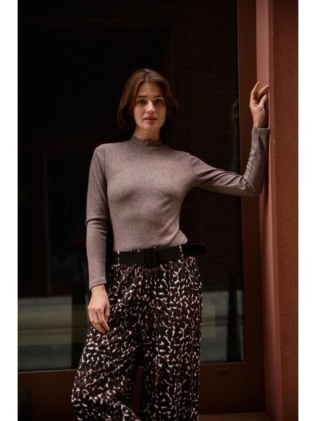 Moodo Brown Turtleneck T-Shirt Moodo