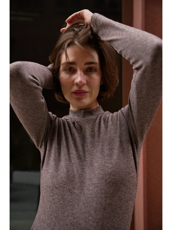 Moodo Smeđa majica sa stojećim ovratnikom Moodo