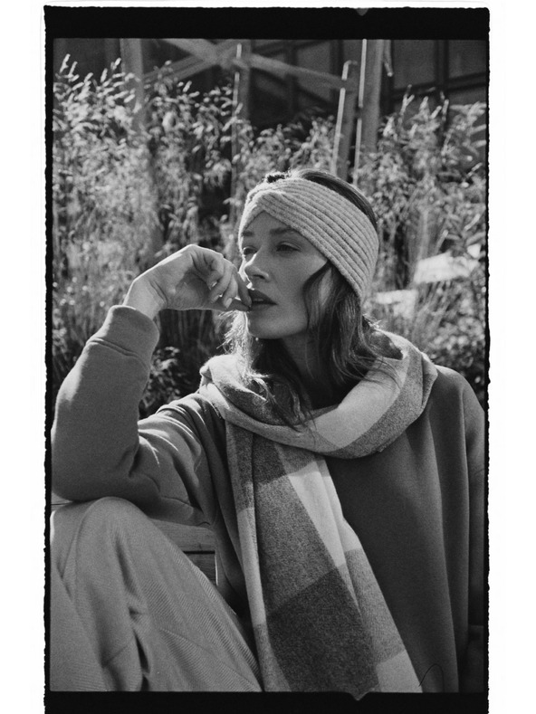 Moodo Pletena siva traka za glavu Moodo