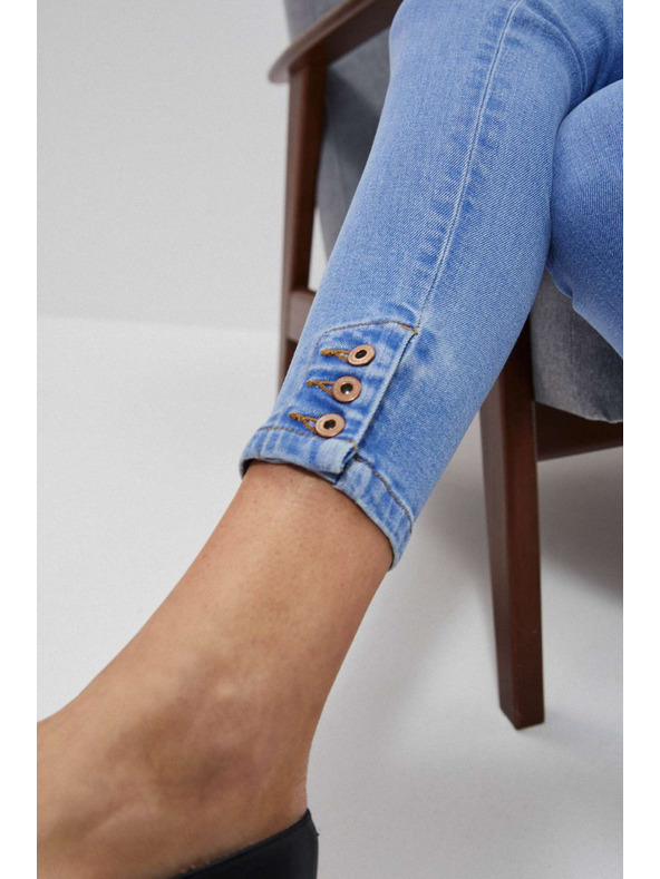 Moodo Plave traperice srednjeg struka s gumbima na nogavicama Moodo