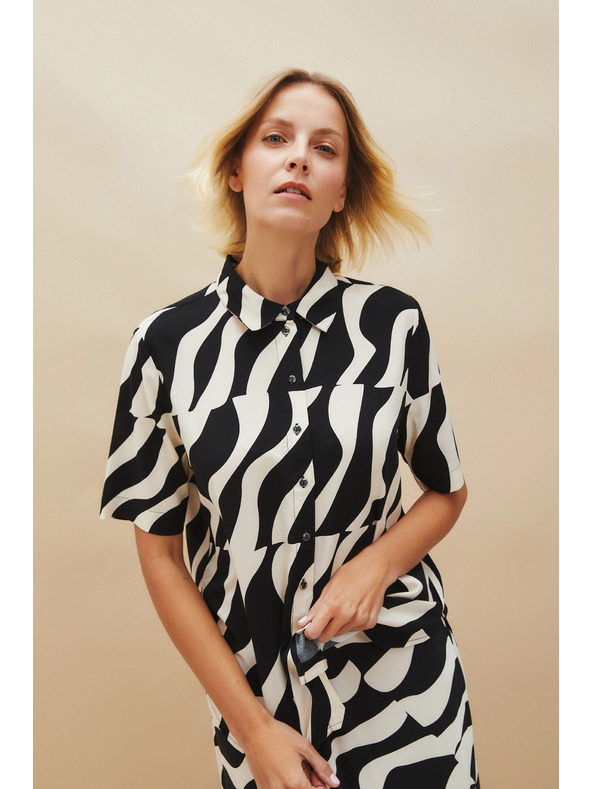 Moodo Viskozna košulja s kratkim rukavima crna Moodo