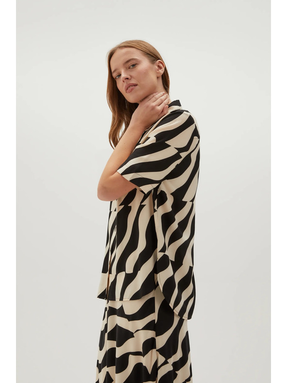 Moodo Viskozna košulja s kratkim rukavima crna Moodo