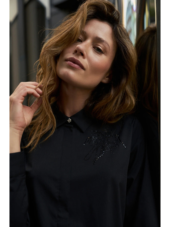 Moodo Crna košulja s ovratnikom Moodo