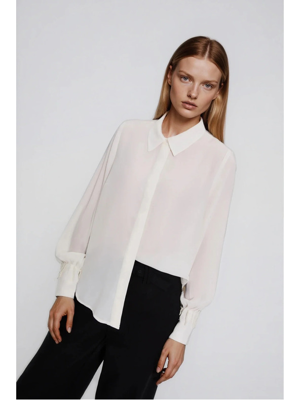 Moodo Bijela košulja s perlicama na rukavu Moodo