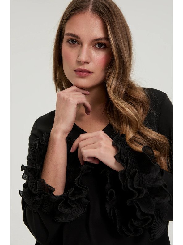 Moodo Crna košulja s volanima na rukavima Moodo