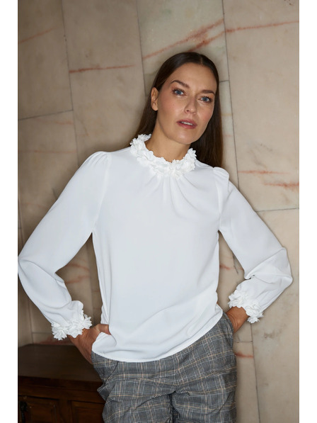 Moodo Bijela košulja s ukrašenim izrezom Moodo