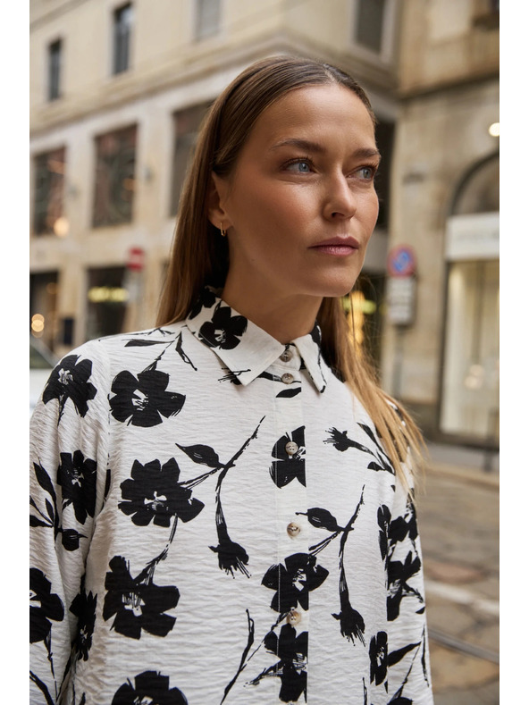 Moodo Viskozna košulja s cvjetnim uzorkom bijela Moodo