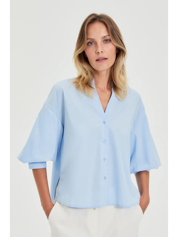 Moodo Svjetloplava košulja s naboranim rukavima Moodo