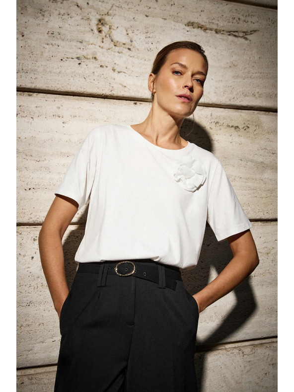 Moodo Bijela majica s cvjetnim motivom Moodo