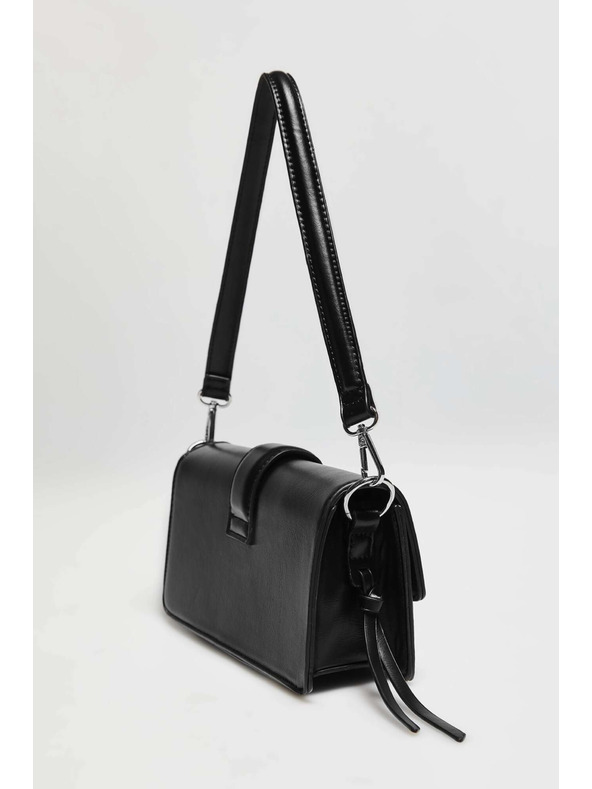 Moodo Crna torba preko ramena sa srebrenom kopčom Moodo