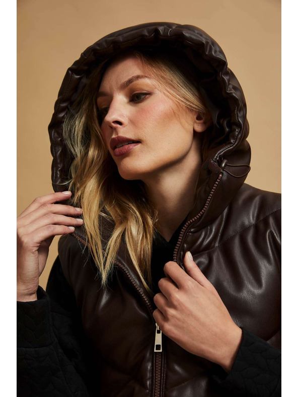 Moodo Prošiveni prsluk s kapuljačom smeđi Moodo