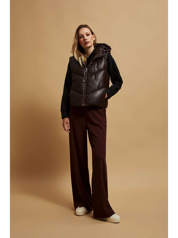 Moodo Prošiveni prsluk s kapuljačom smeđi Moodo