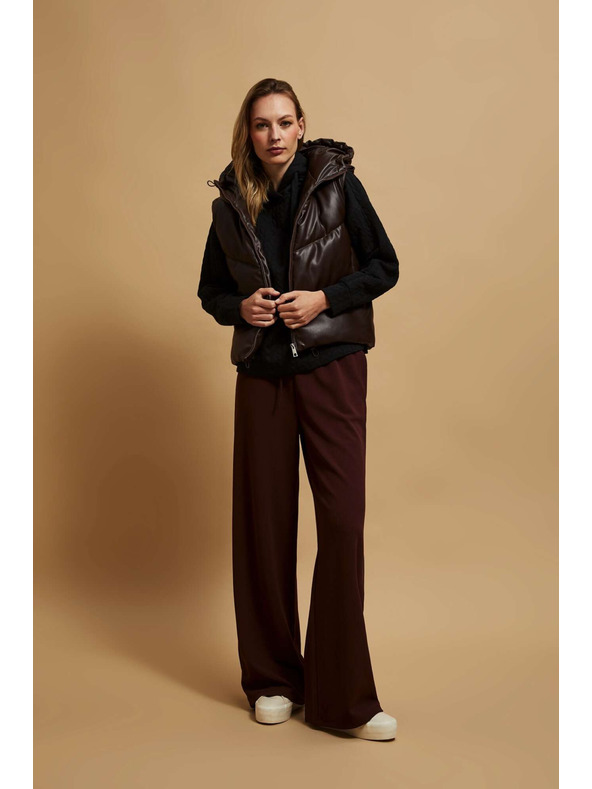 Moodo Prošiveni prsluk s kapuljačom smeđi Moodo