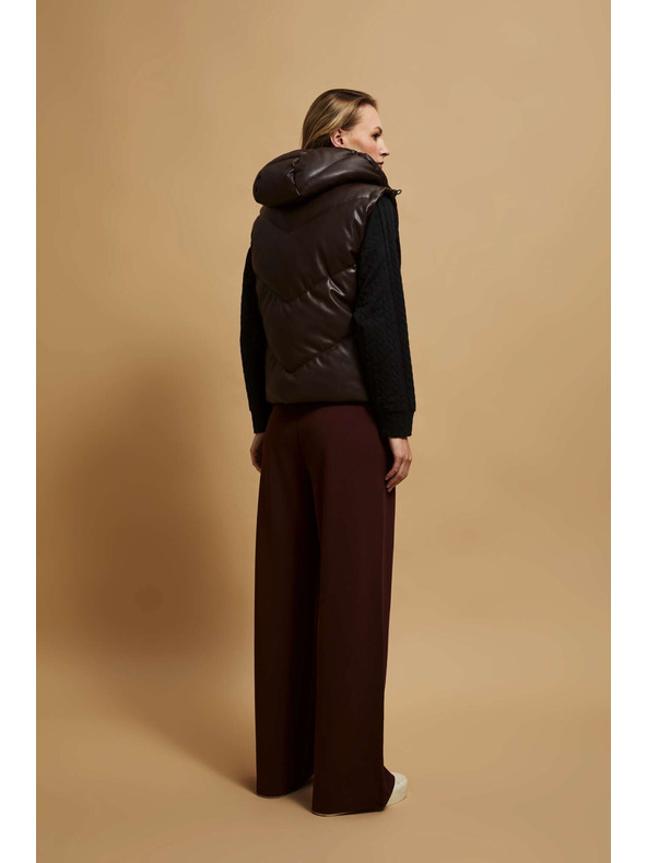 Moodo Prošiveni prsluk s kapuljačom smeđi Moodo