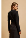 Moodo Crna bluza s polo-izrezom ukrašena metalnom niti Moodo