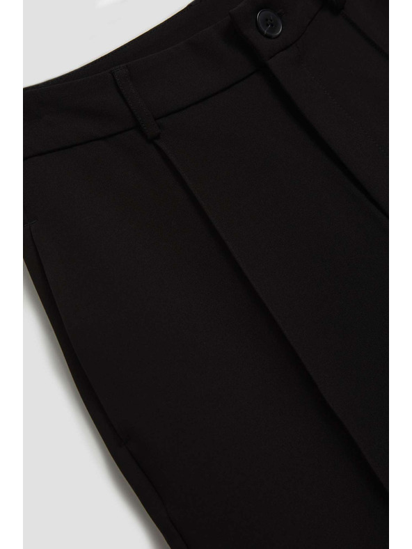 Moodo Crne hlače sa strukturom Moodo