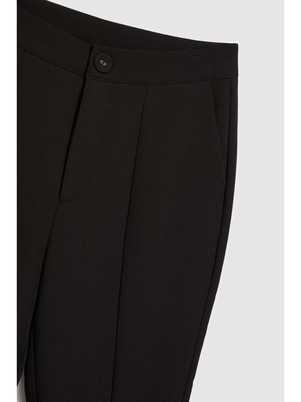 Moodo Hlače sa strukturom i prorezom Moodo